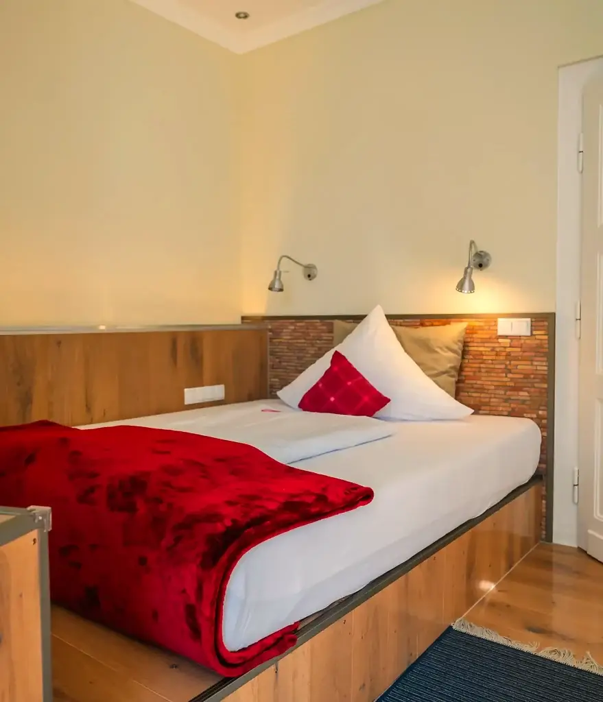Gemütlich und hell eingerichtetes Einzelzimmer im Schlosshotel Domäne Walberberg.